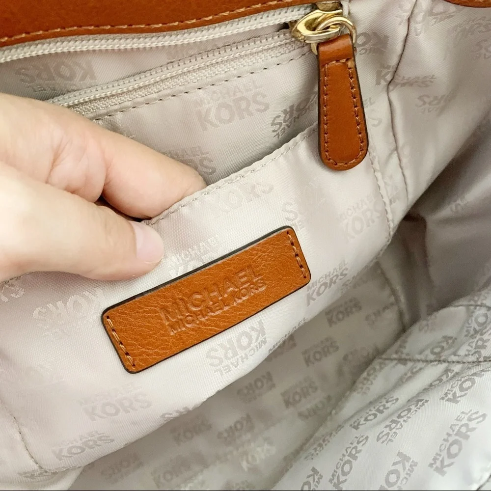 Michael Kors Hudson Satchel, Signature Logo Vanilla /‎ Acorn